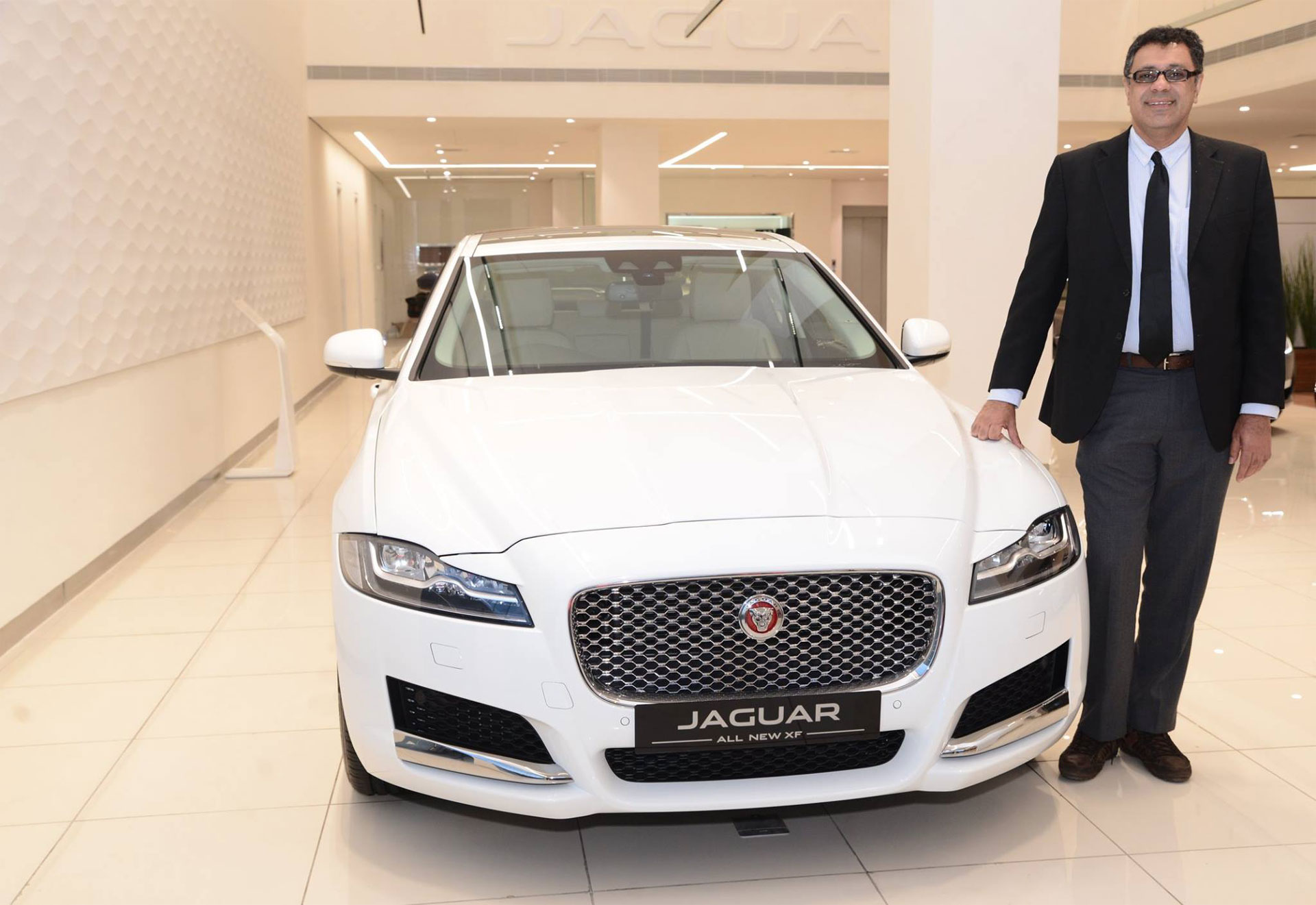2017-Jaguar-XF-India