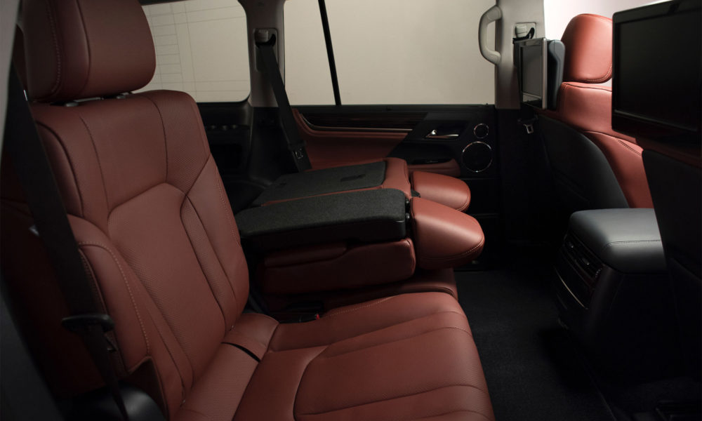 Lexus_LX_570-interior-4