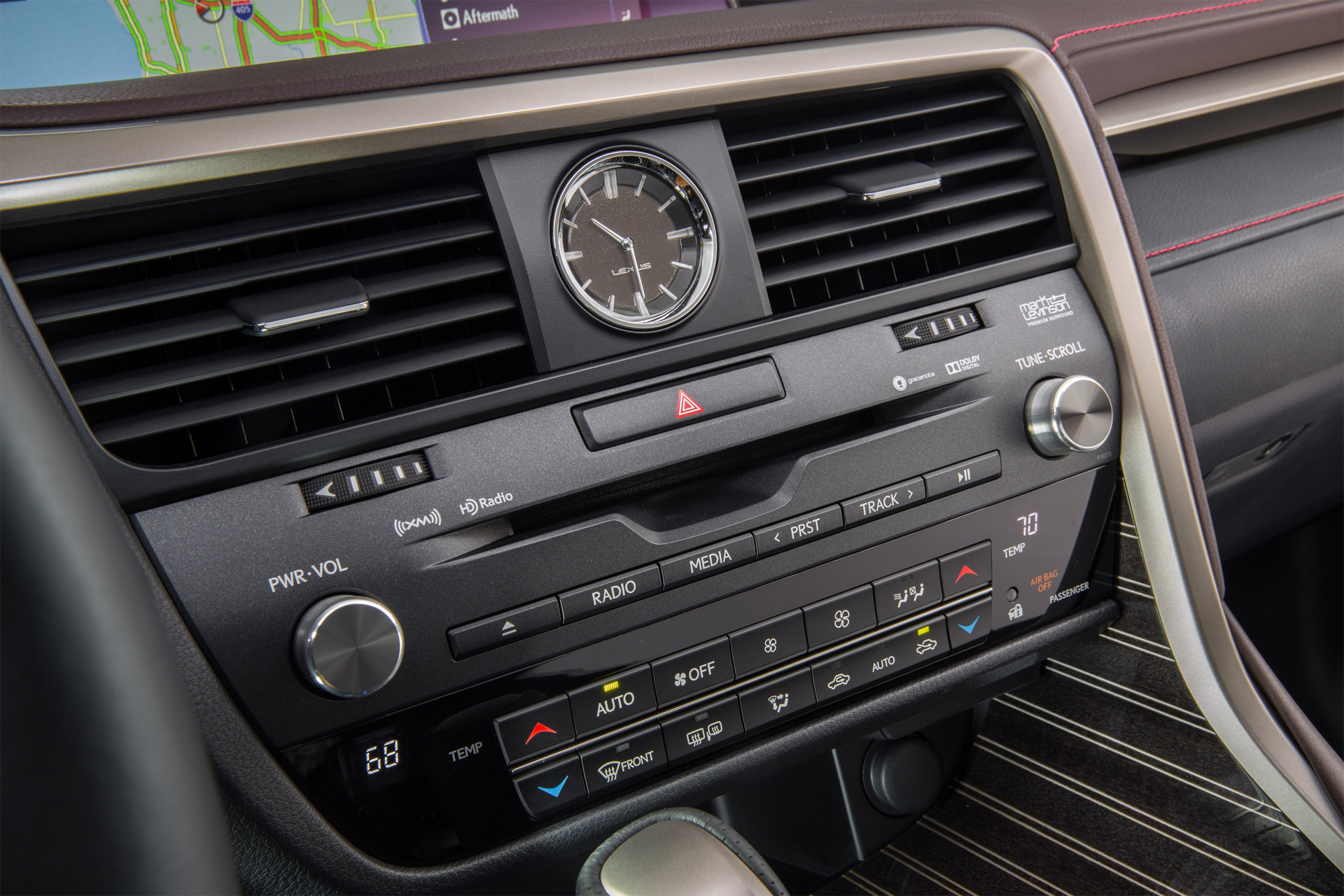 Lexus_RX_450h-interior-3