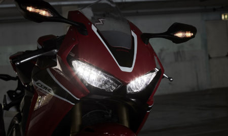 Honda_CBR1000RR_Fireblade-2