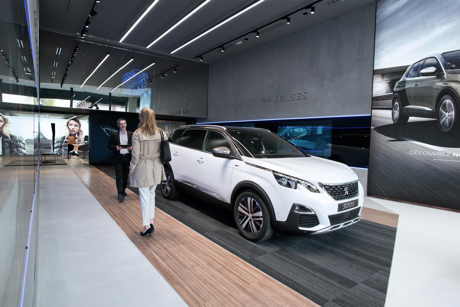 Peugeot-Store-Paris-digital-experience-3