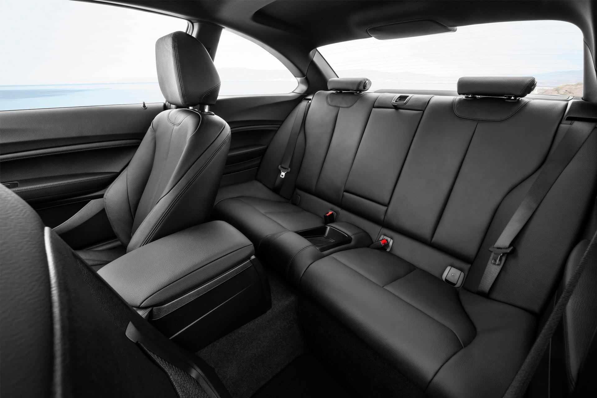 BMW-2-Series-Coupe-interior-4