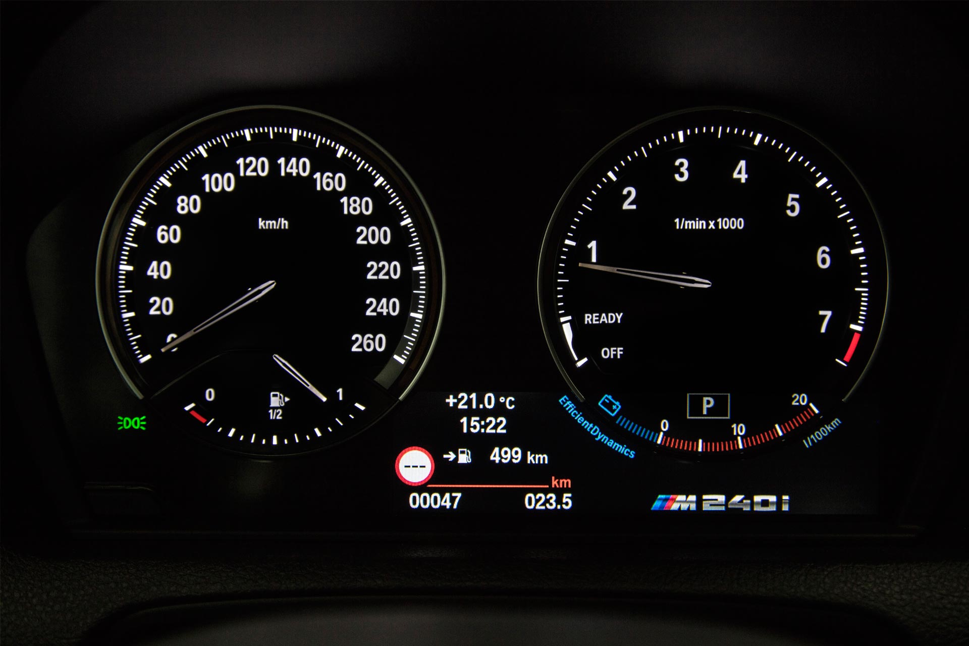 BMW-2-Series-Coupe-interior-6