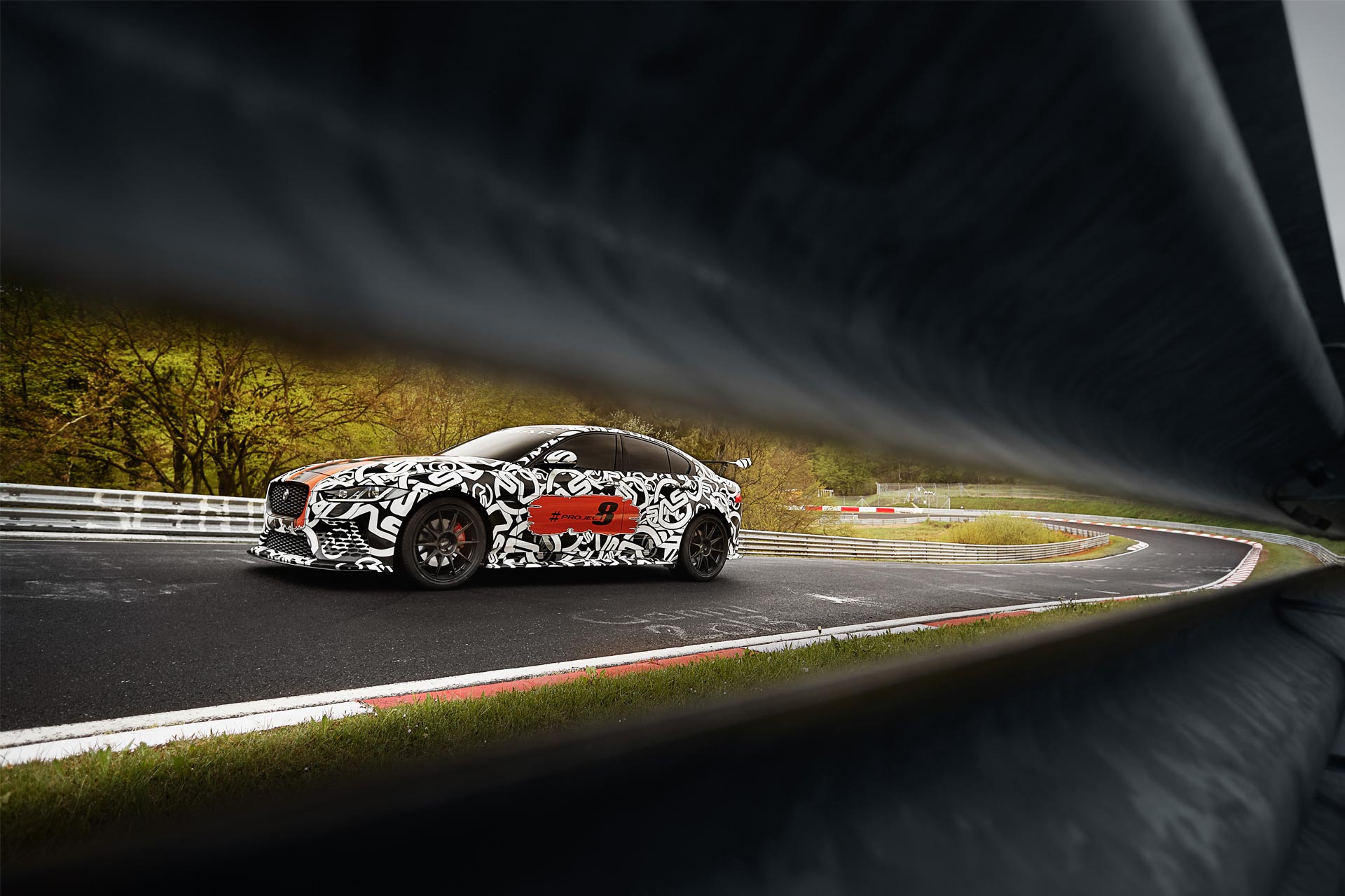 Jaguar-XE-SV-Project-8-4