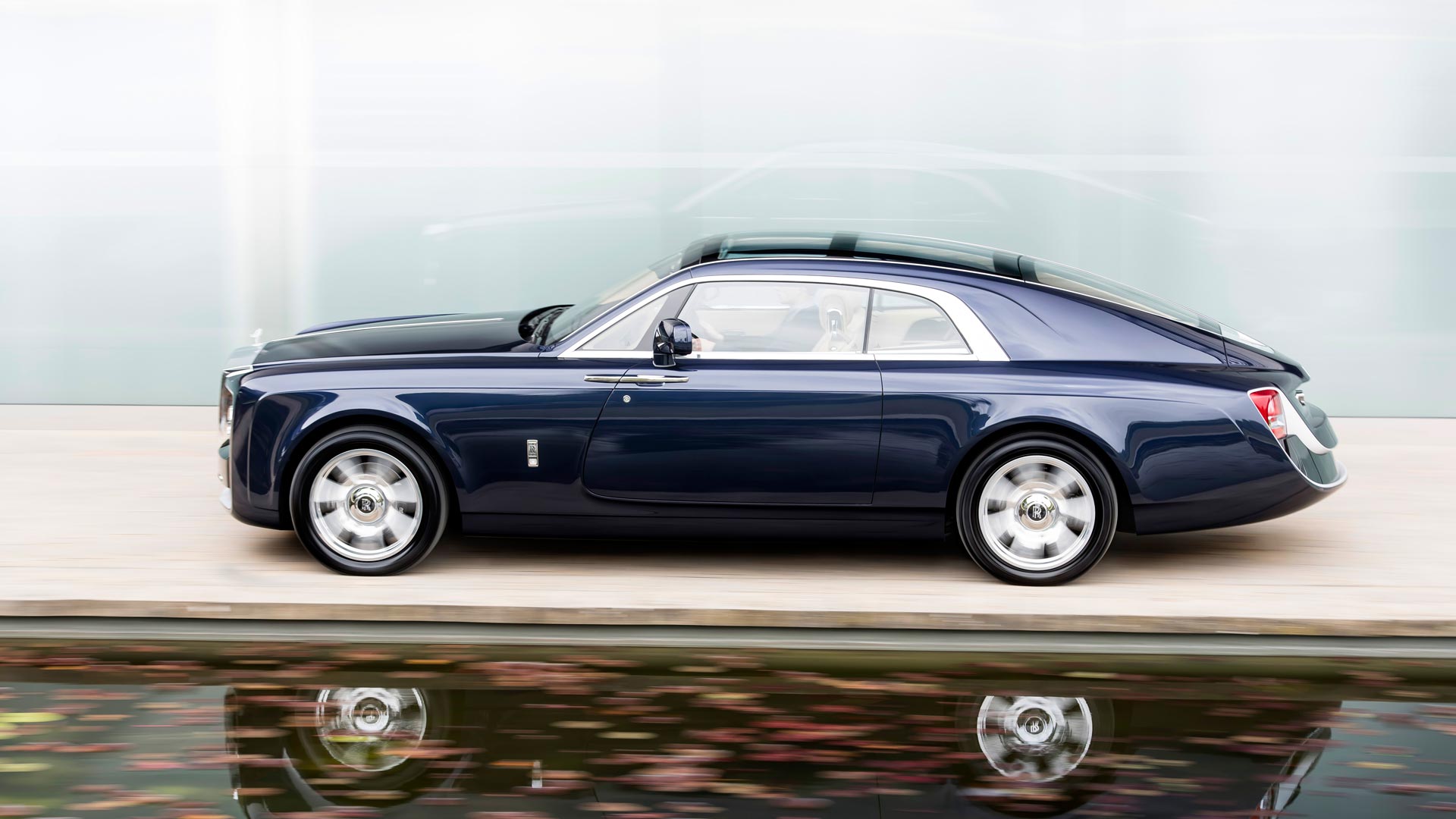 Rolls-Royce-Sweptail-4