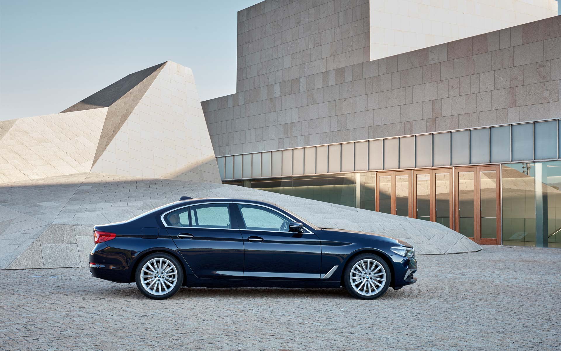 7th-gen-BMW-5-Series-3