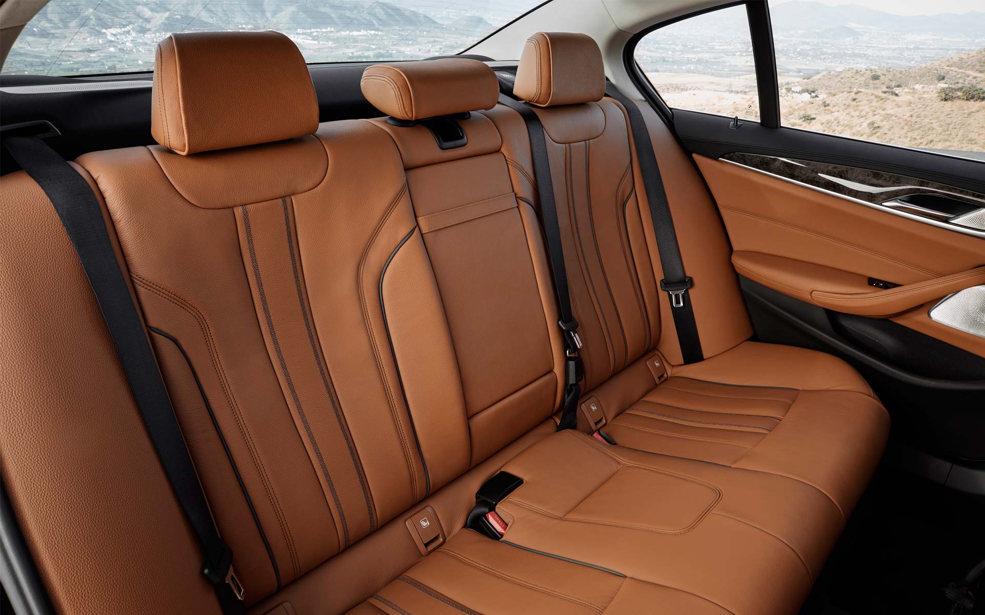 7th-gen-BMW-5-Series-interior