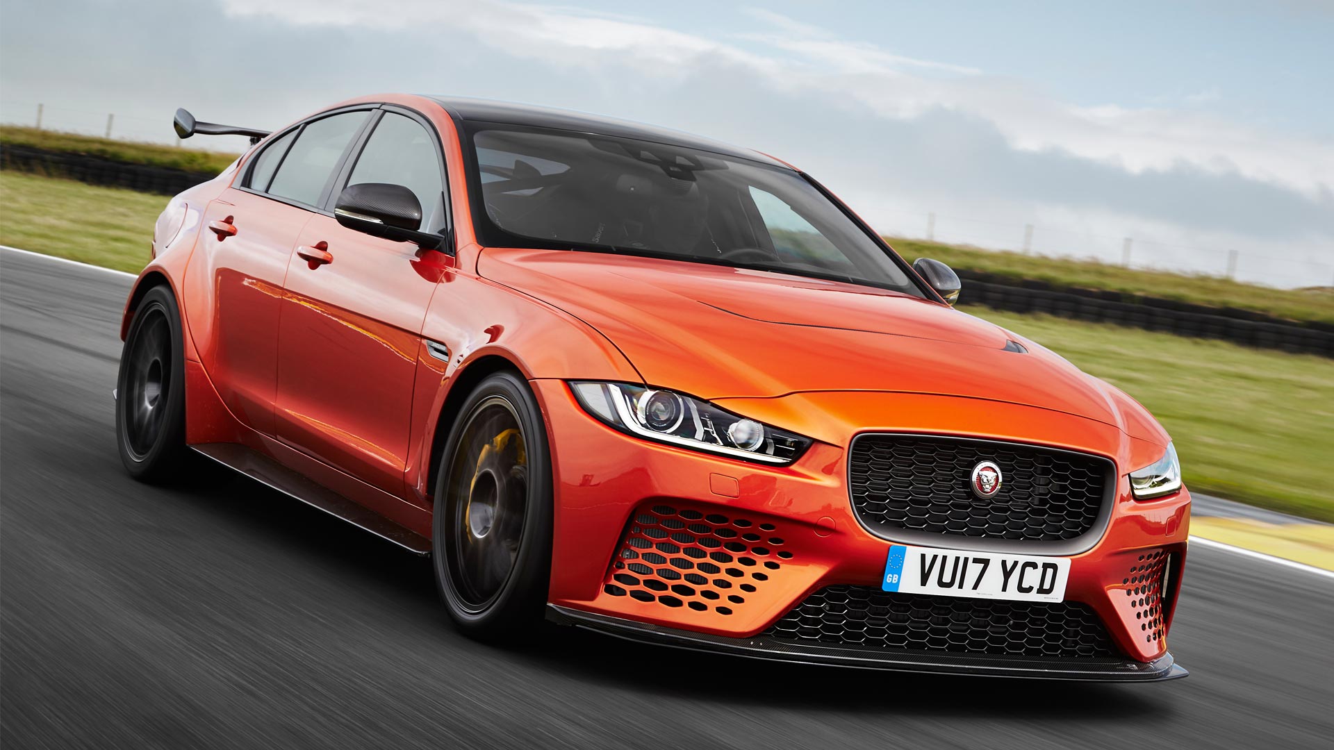 Jaguar-XE-SV-Project8-2