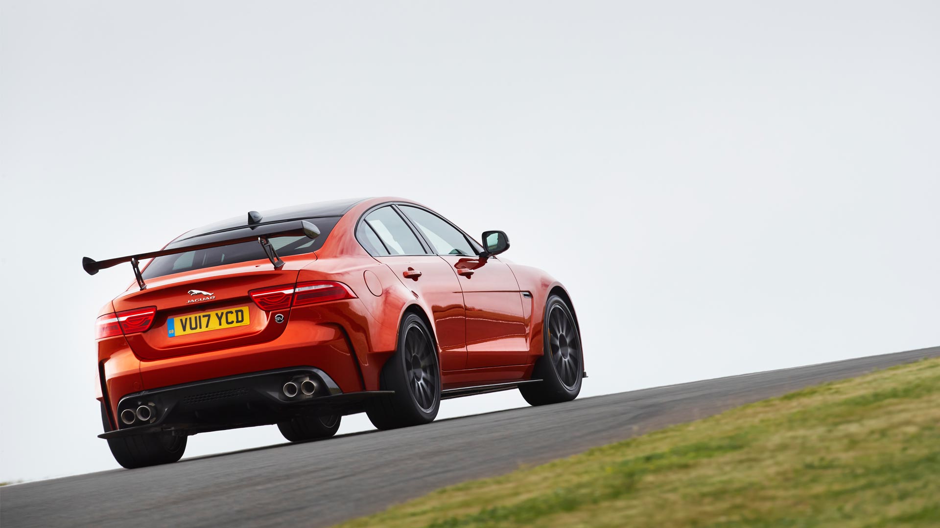 Jaguar-XE-SV-Project8-4