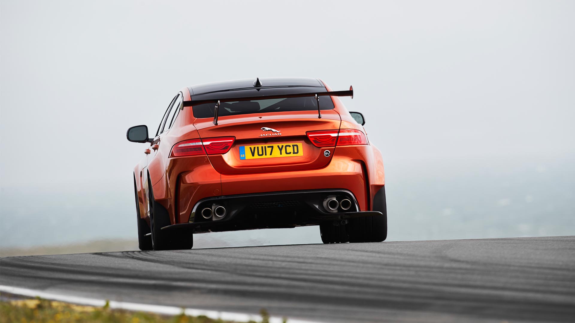 Jaguar-XE-SV-Project8-5