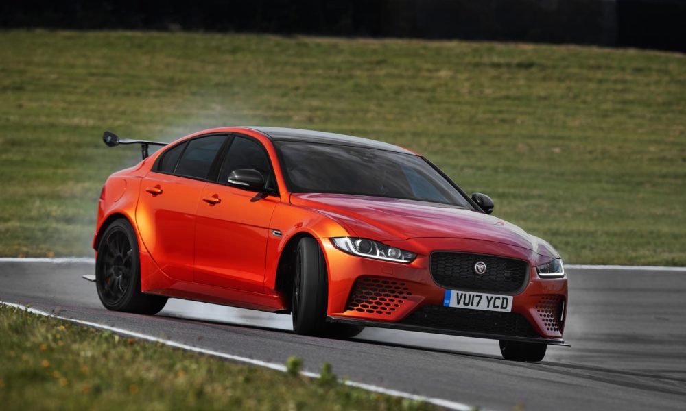 Jaguar-XE-SV-Project8-9