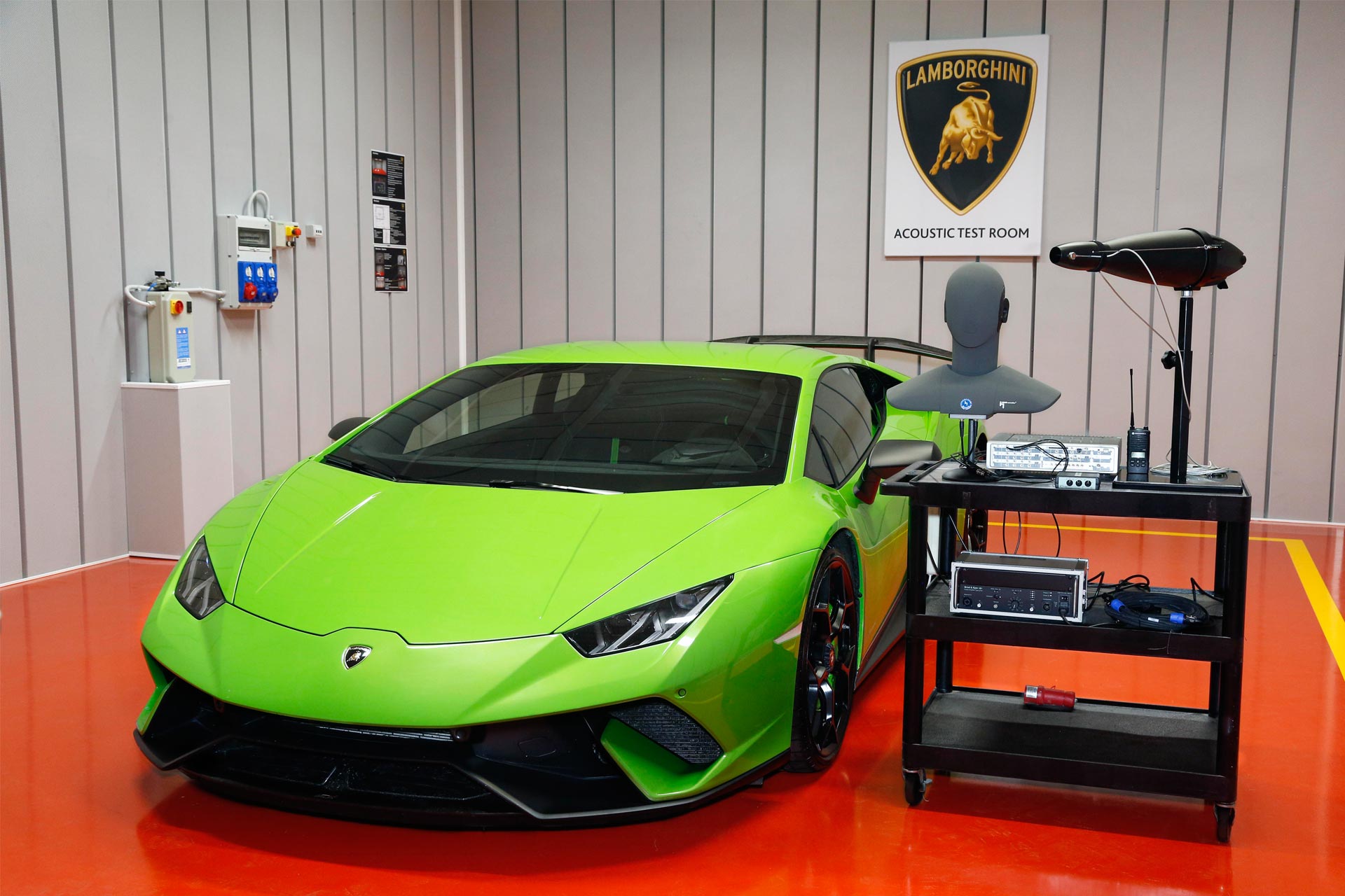 Lamborghini-Acoustic-Test-Room