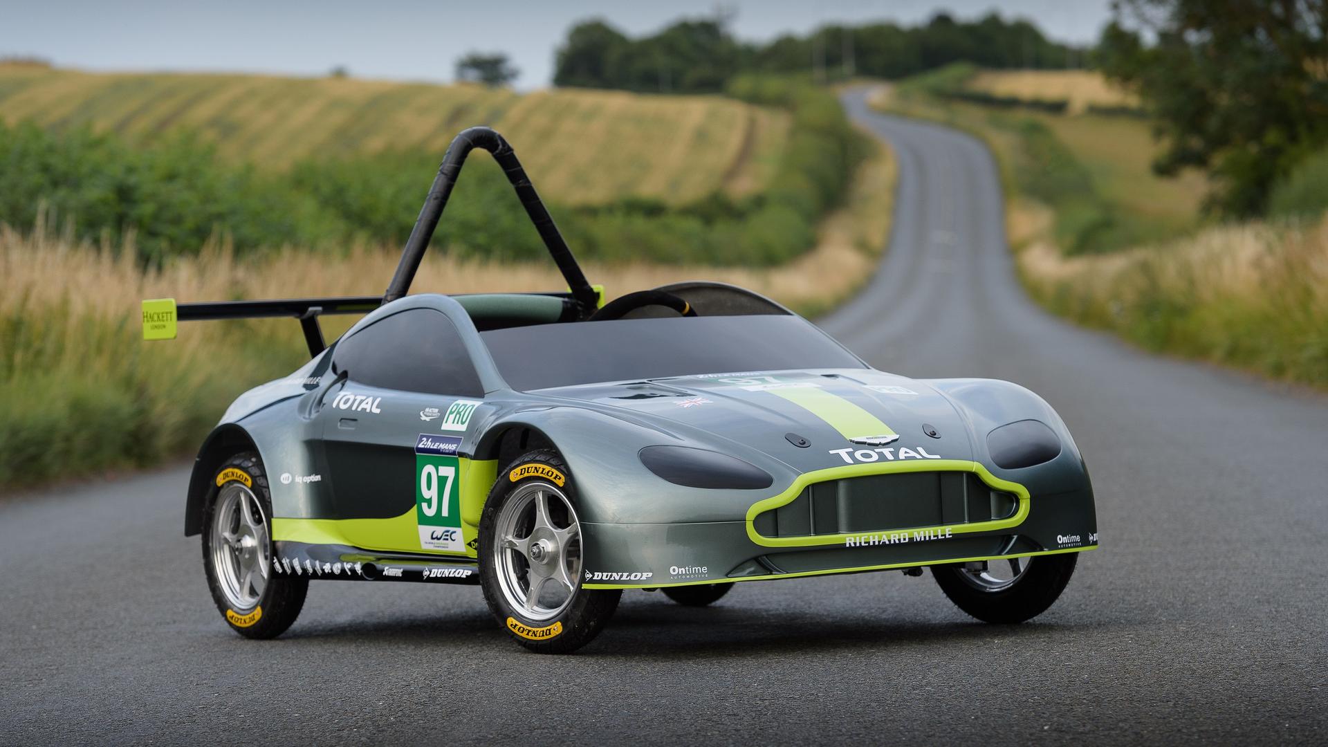 Aston-Martin-Vantage GTE-Soapbox-Car-4