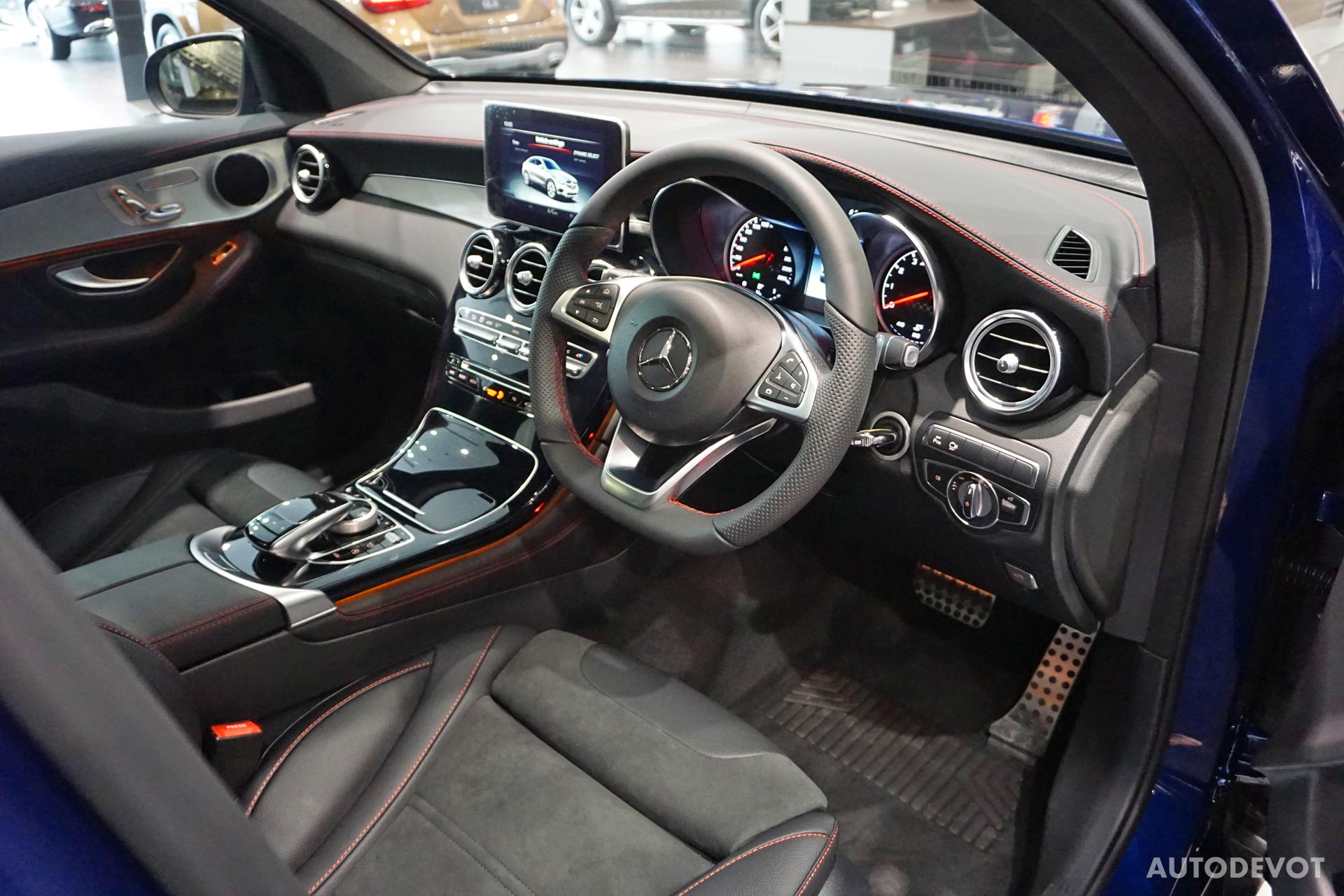 Mercedes-AMG-GLC-43-Coupe-interior_2