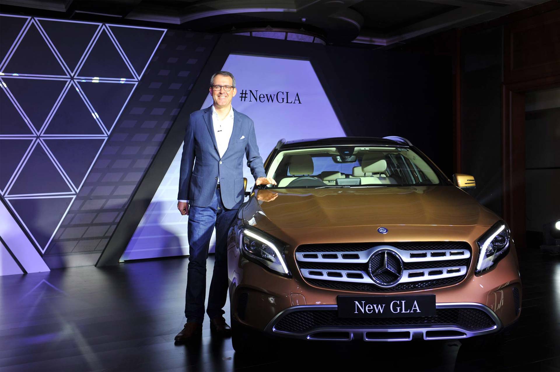 Mercedes-Benz-GLA-facelift