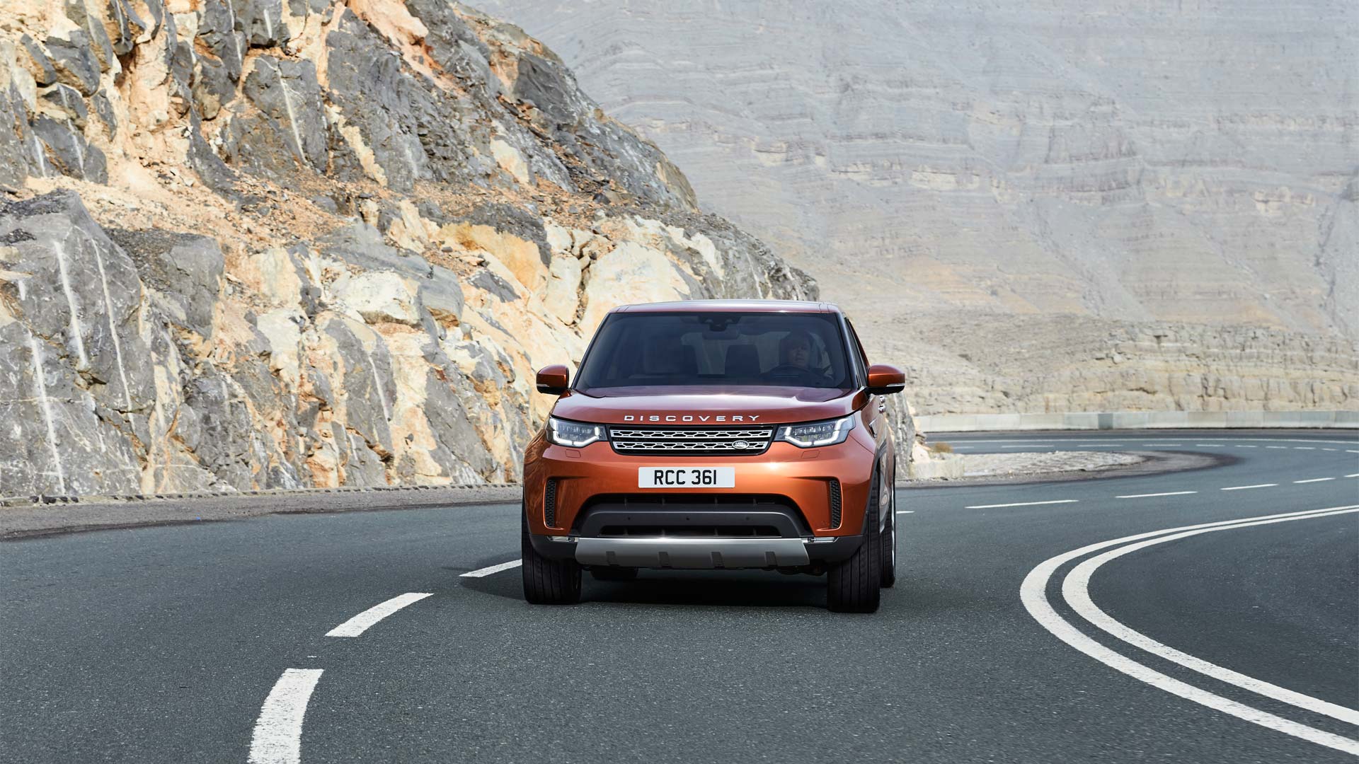 2017-Land-Rover-Discovery_3