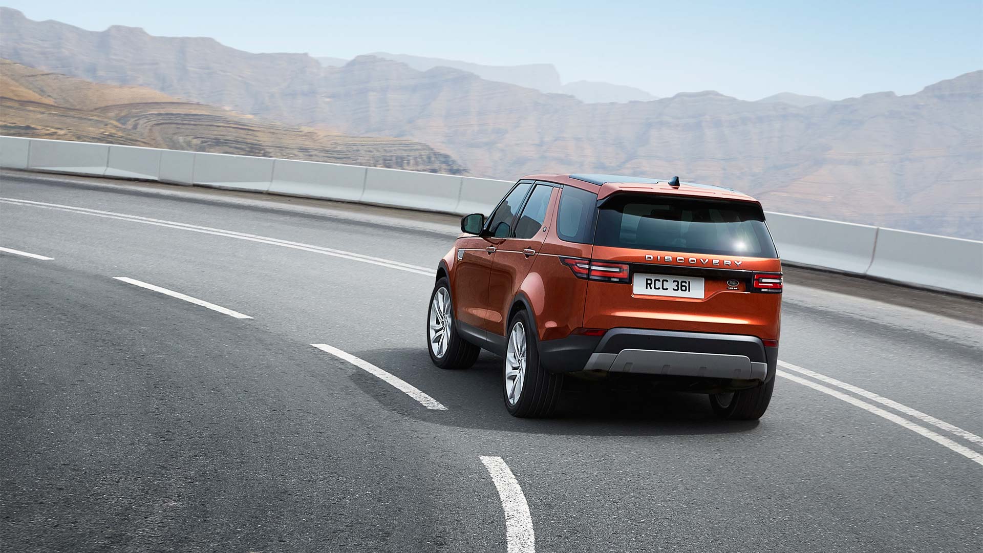 2017-Land-Rover-Discovery_4