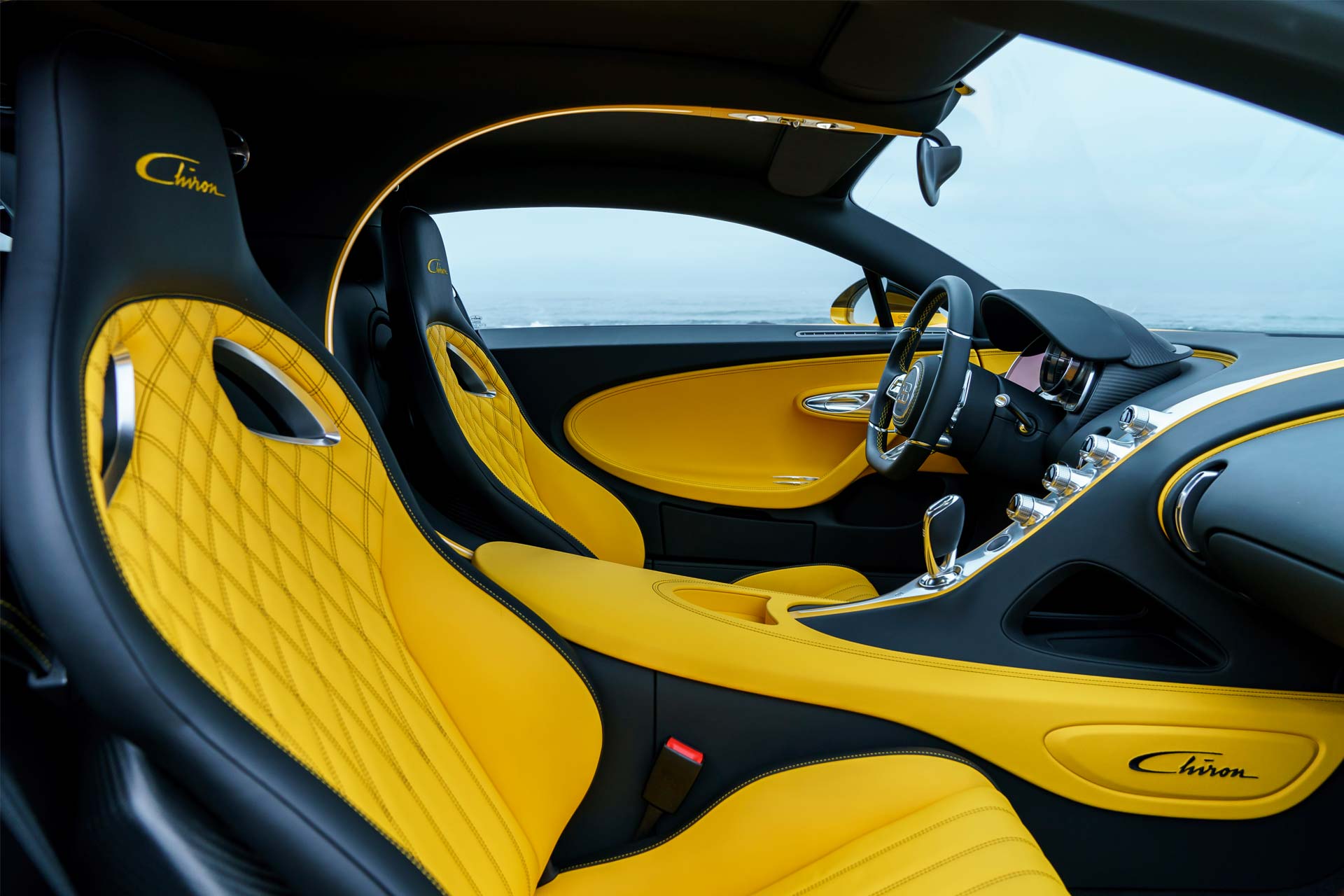 Bugatti-Chiron-US-interior