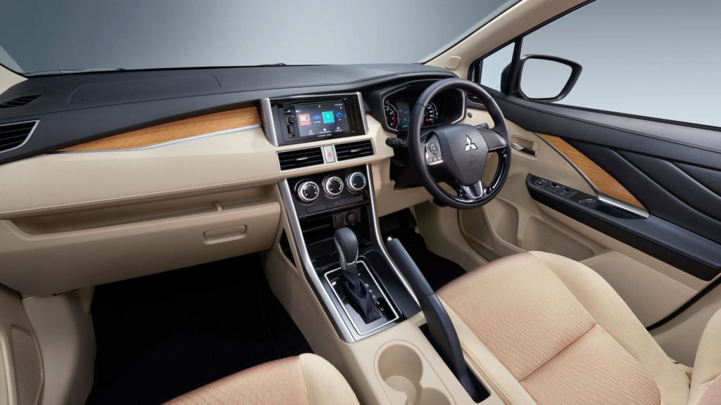 Mitsubishi-Xpander-interior