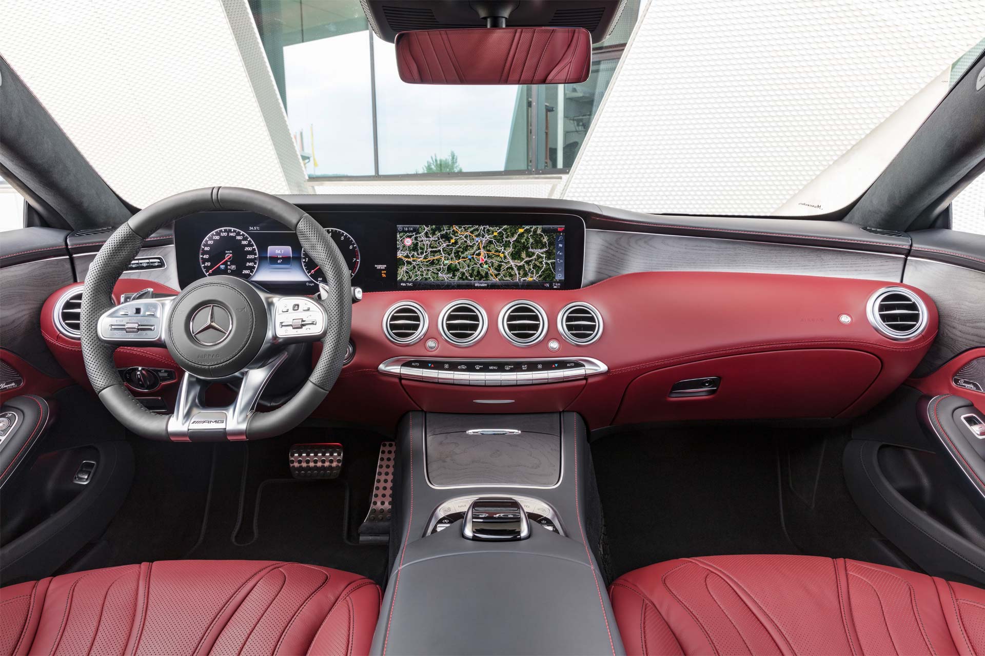 2018-Mercedes-Benz-S-Class-Coupe-interior_2