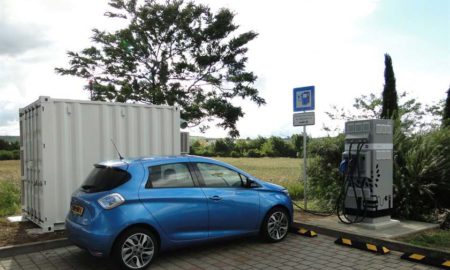 Electric-vehicle-charging-on-highways-with-second-life-batteries