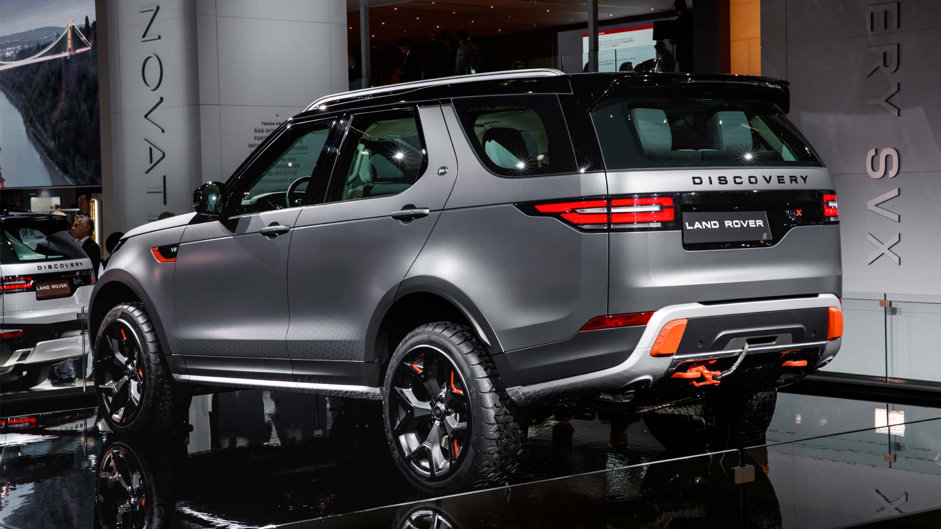 Land-Rover-Discovery-SVX_3