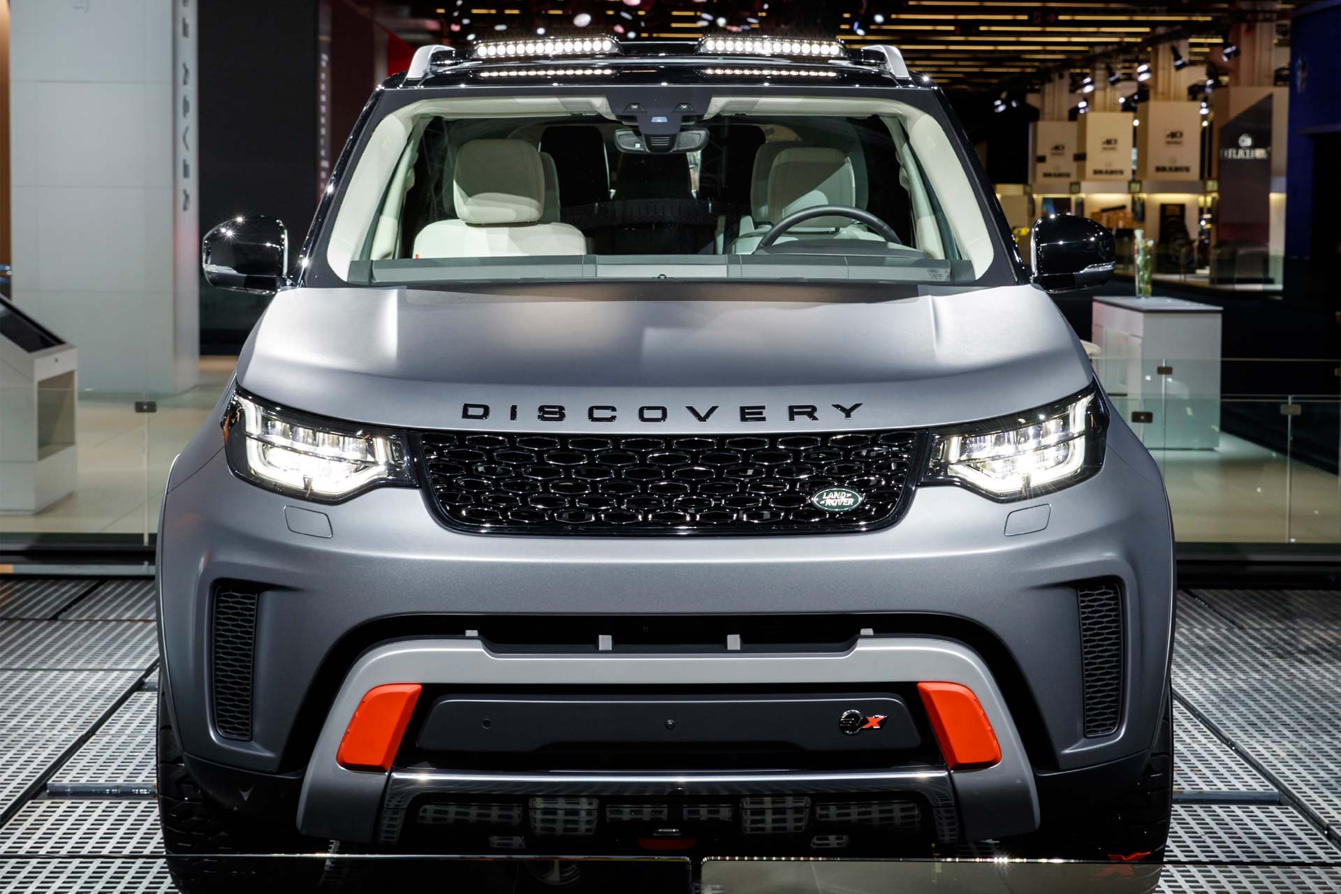 Land-Rover-Discovery-SVX_4