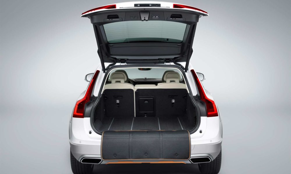 2017-18-Volvo-Ocean-Race-V90-Cross-Country_5