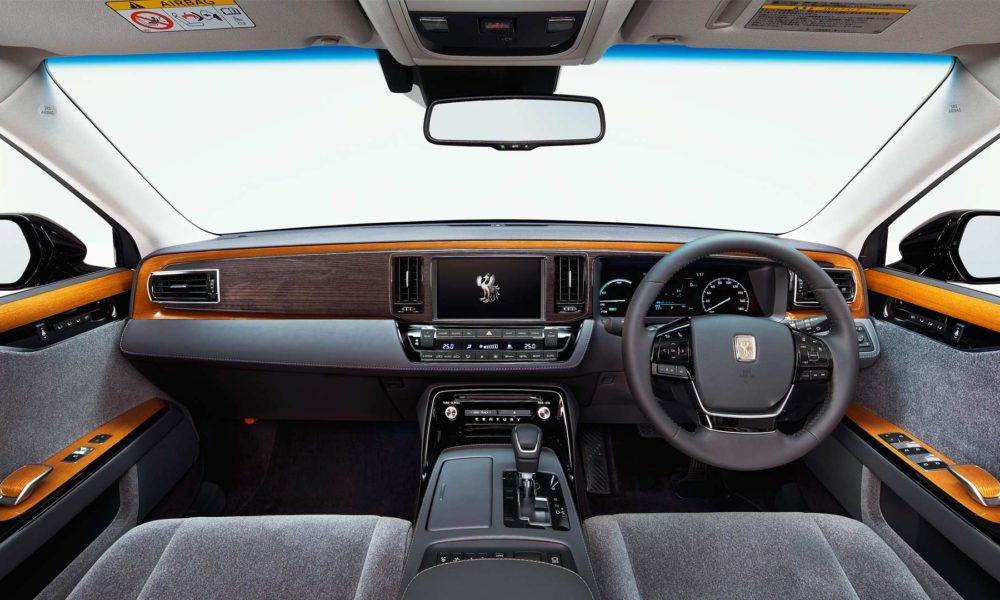 2018-Toyota-Century-interior