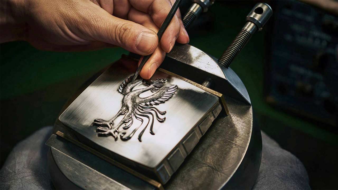 2018-toyota-century_phoenix_mold_carving