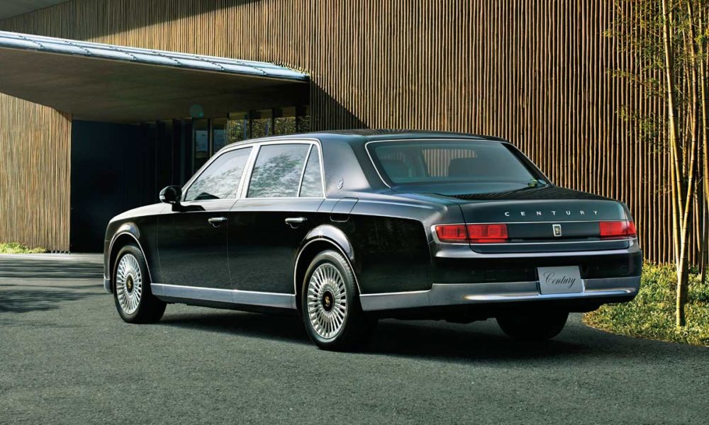 2018-toyota-century_rear