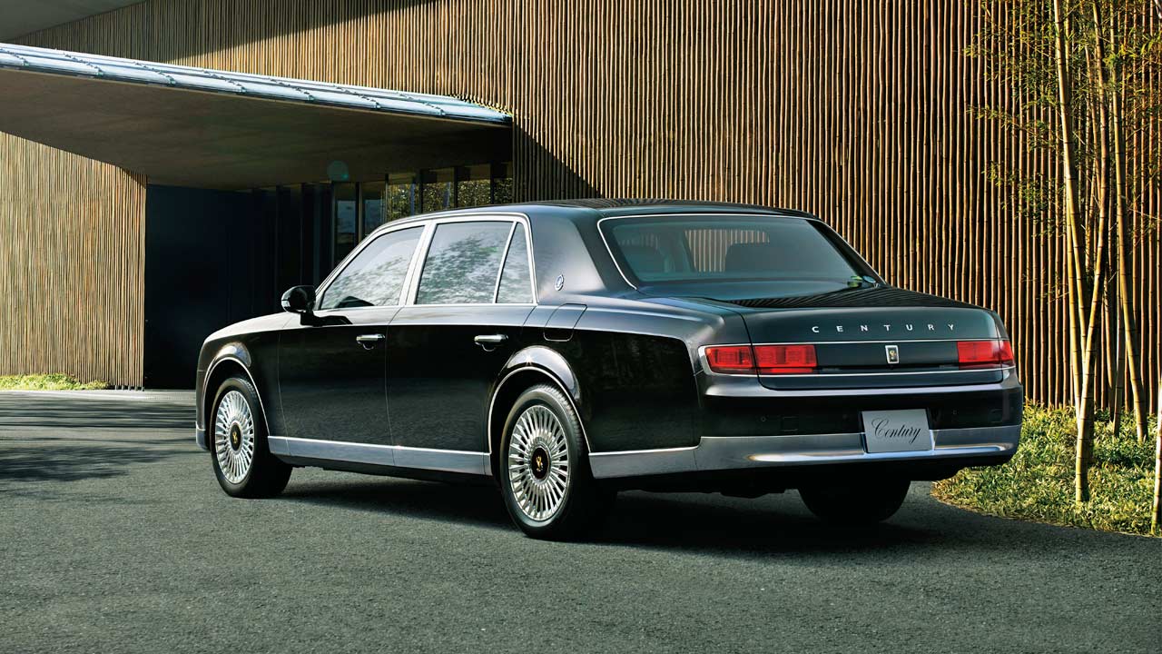 2018-toyota-century_rear
