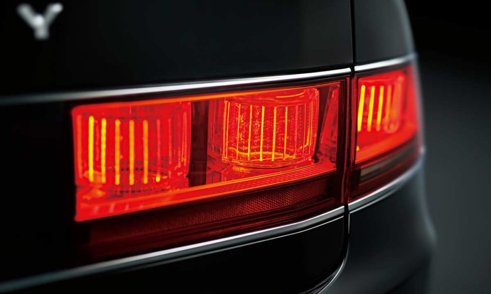 2018-toyota-century_tail_lights