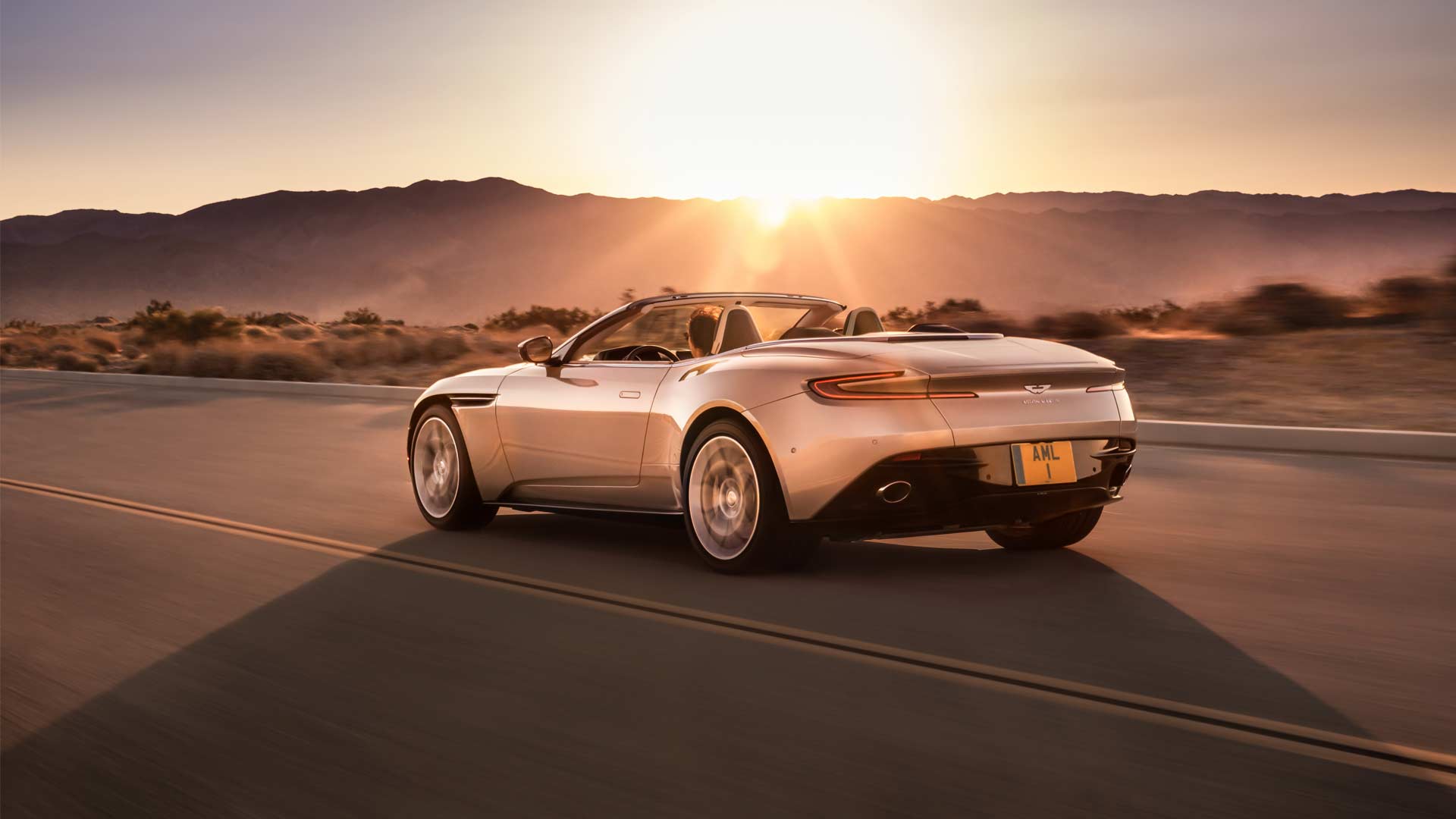 Aston-Martin-DB11-Volante_2