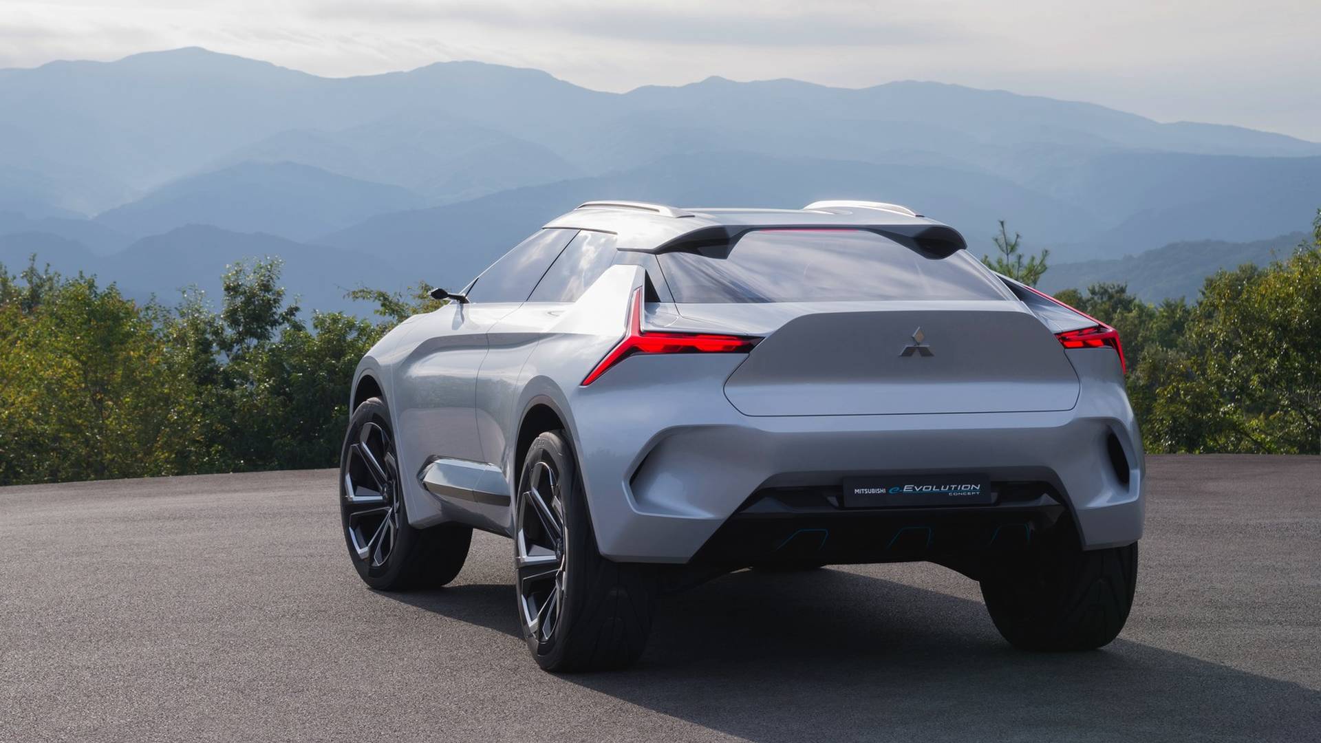 Mitsubishi-e-Evolution-concept_6