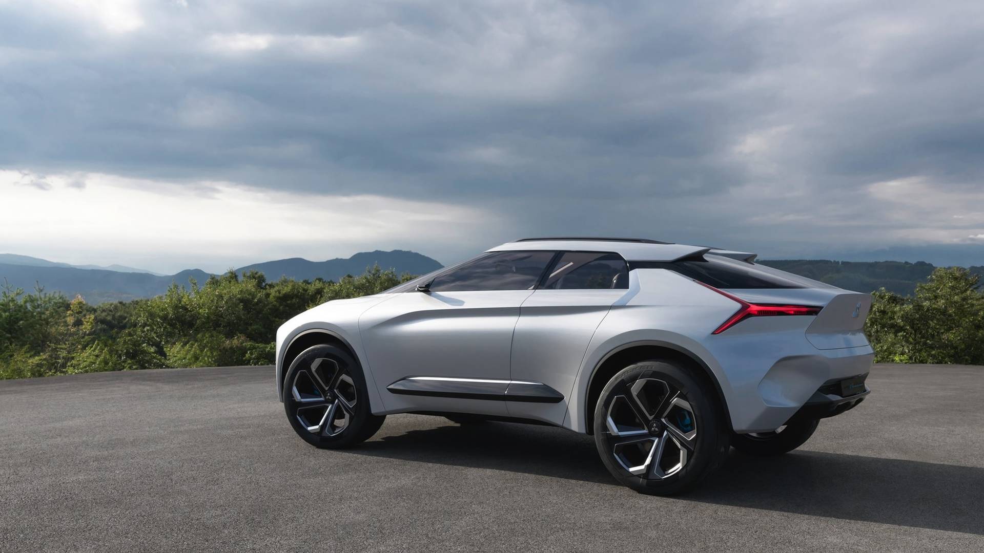 Mitsubishi-e-Evolution-concept_8