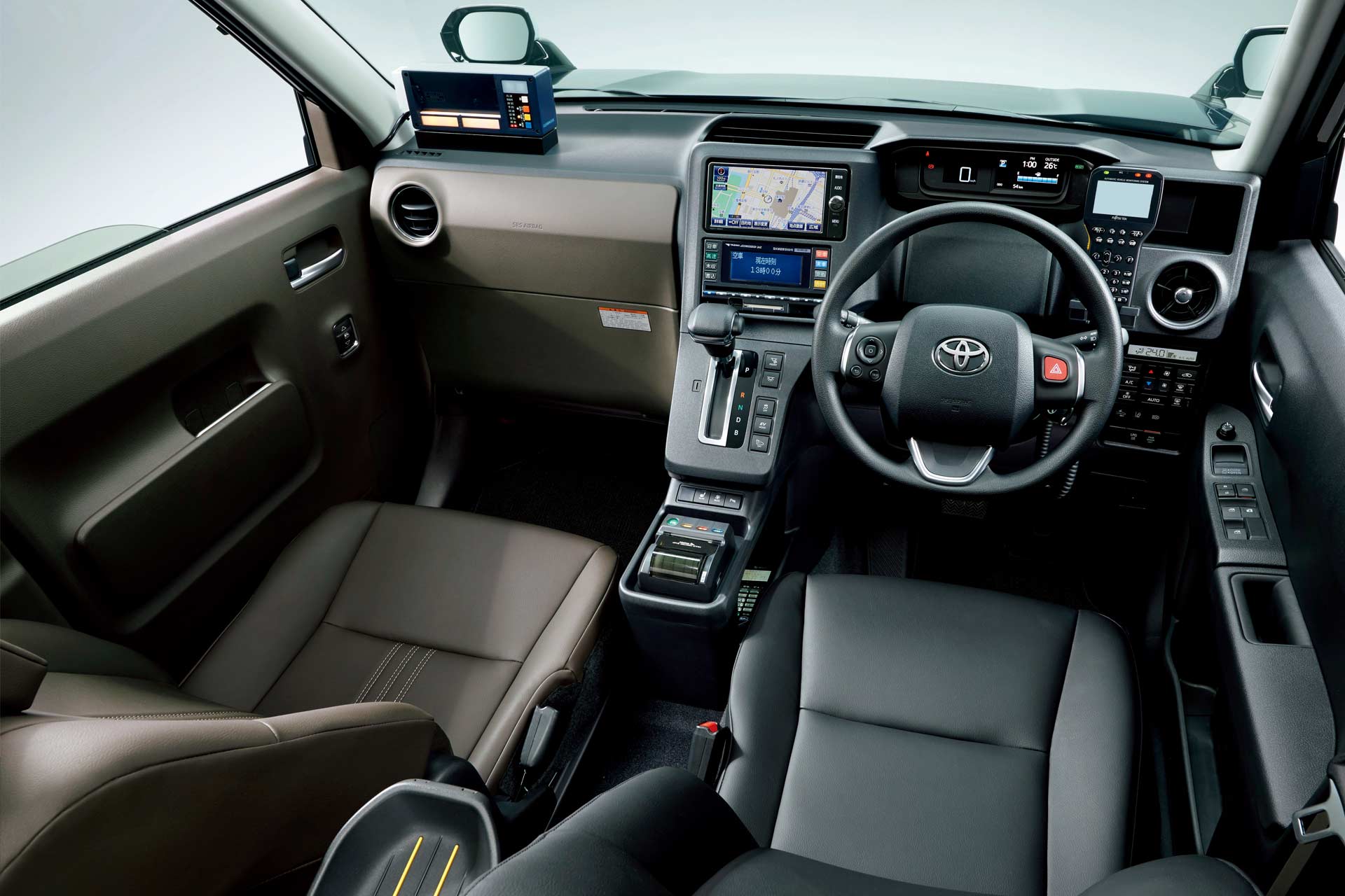 Toyota-JPN-Taxi-interior
