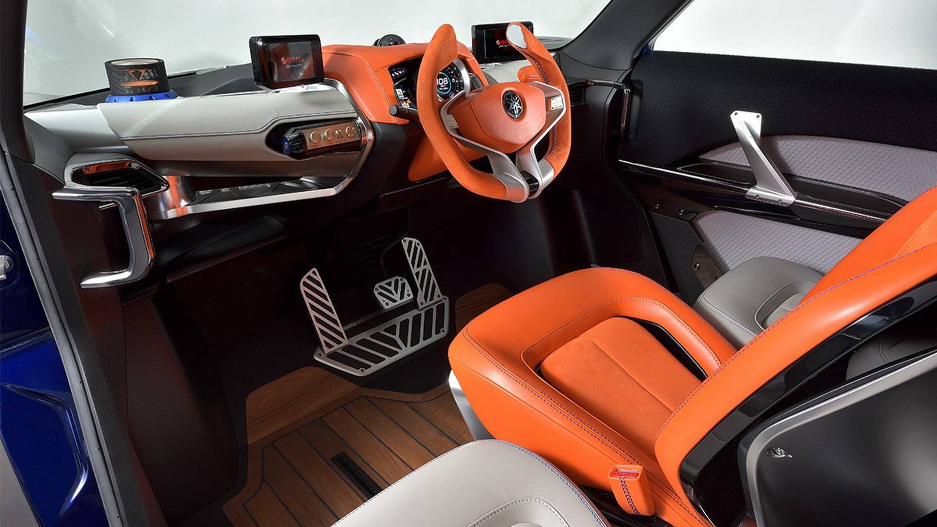 Yamaha-Cross-Hub-concept-interior