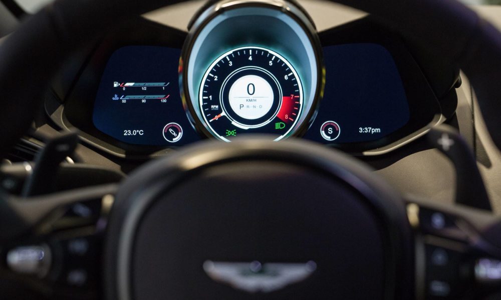 2018-Aston-Martin-Vantage-interior