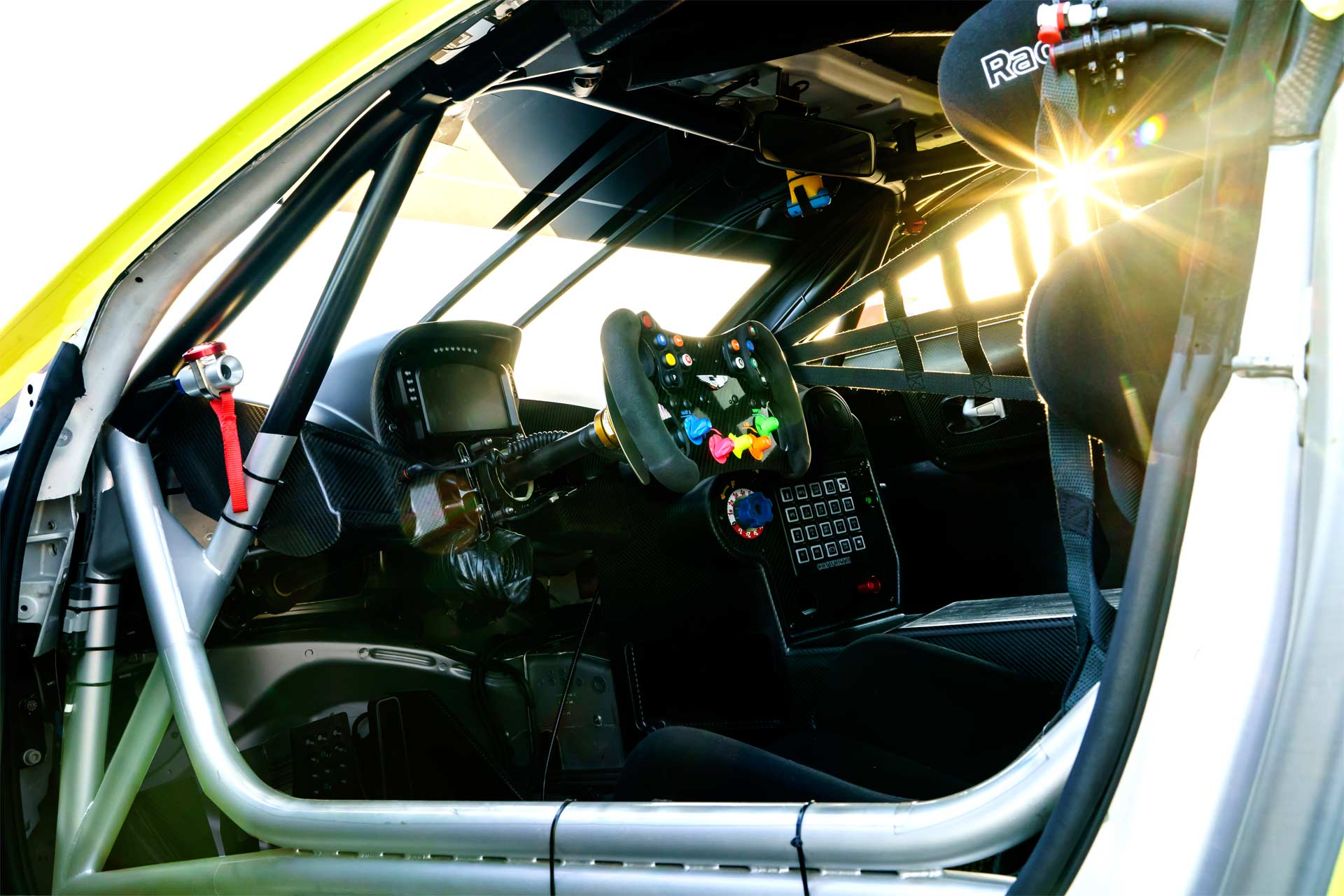 Aston-Martin-Racing-2018-Vantage-GTE-interior