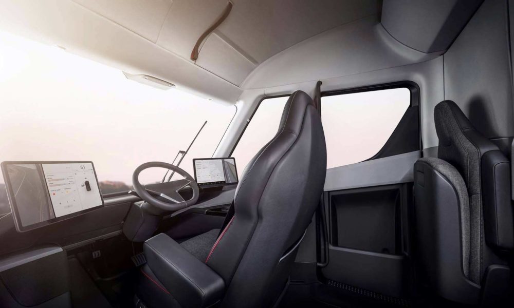 Tesla-Semi-interior_3