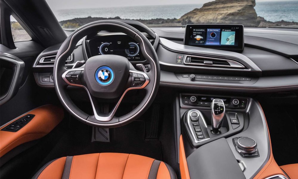 2018-BMW-i8-Roadster-interior