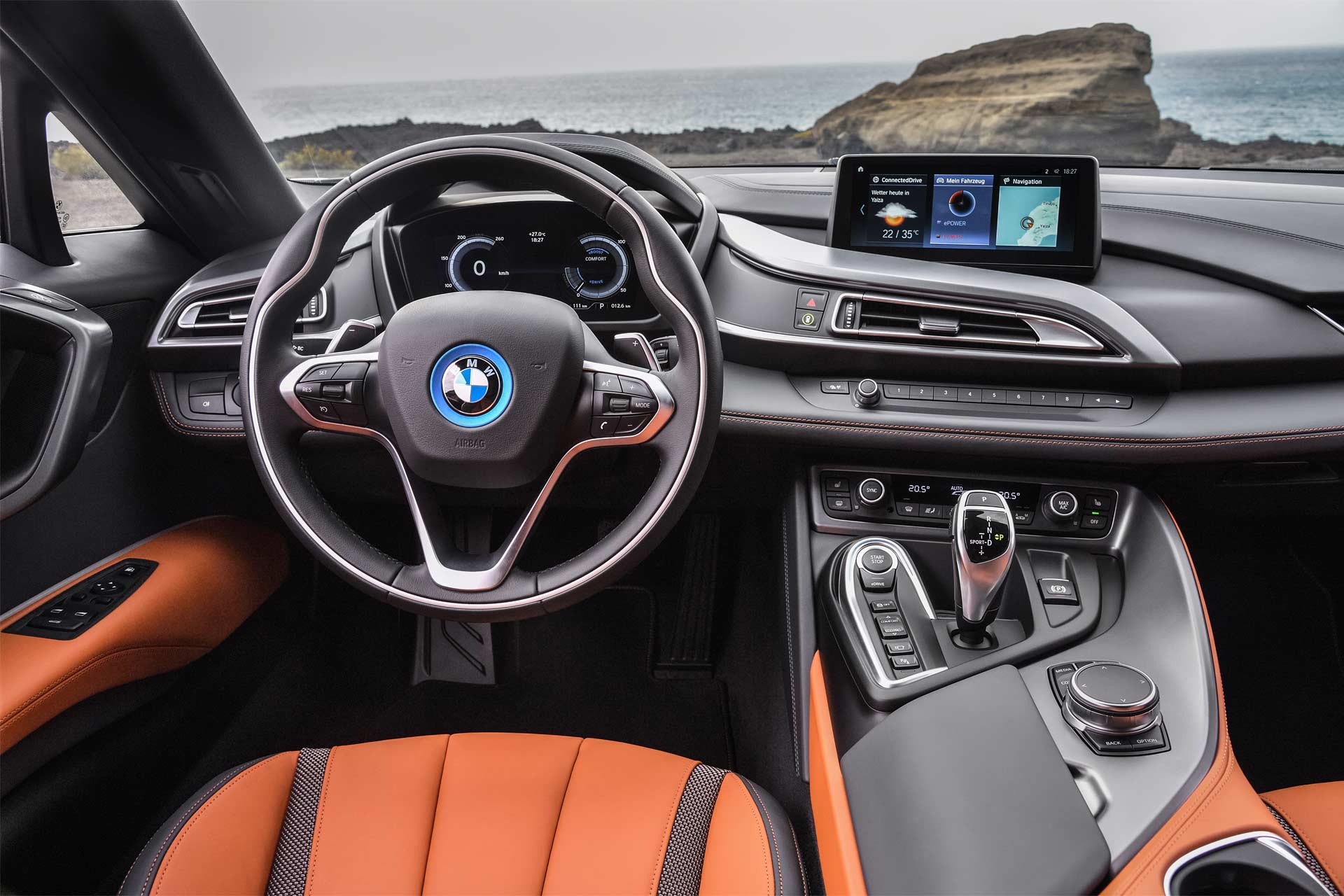 2018-BMW-i8-Roadster-interior