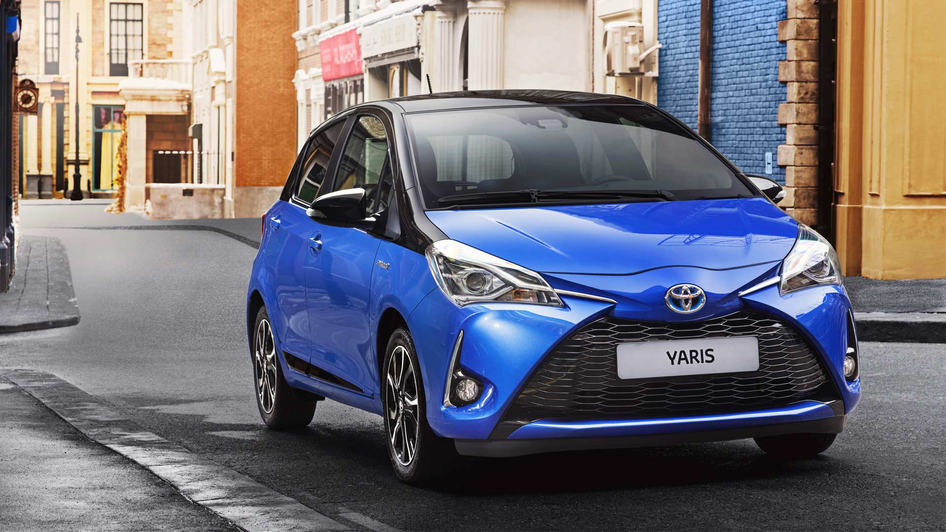 2017-Toyota-Yaris-Hybrid_2