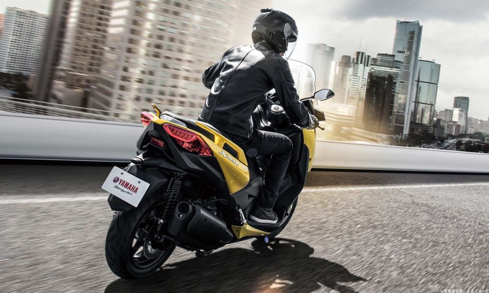 2018-Yamaha-XMAX_4