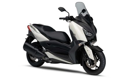 2018-Yamaha-XMAX_6