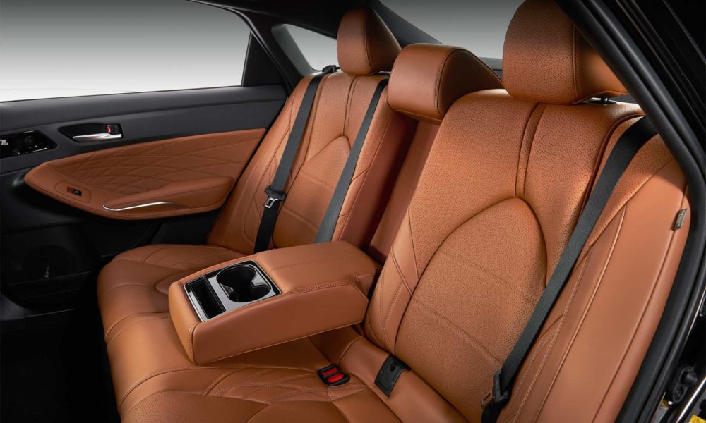 2019-Toyota-Avalon-Interior_5