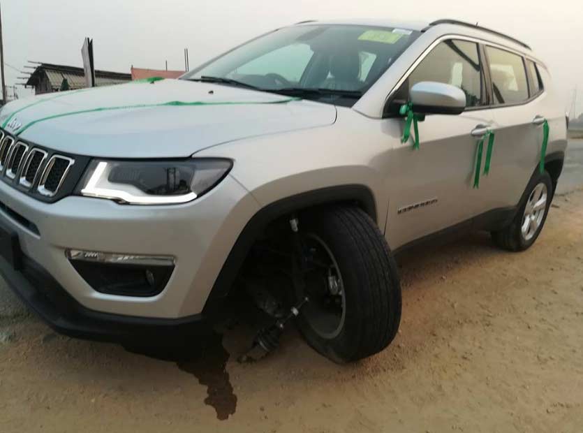 Jeep-Compass-breaks-down-soon-after-delivery-suspension-India_2