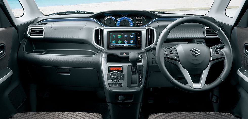 Suzuki-Solio-Interior