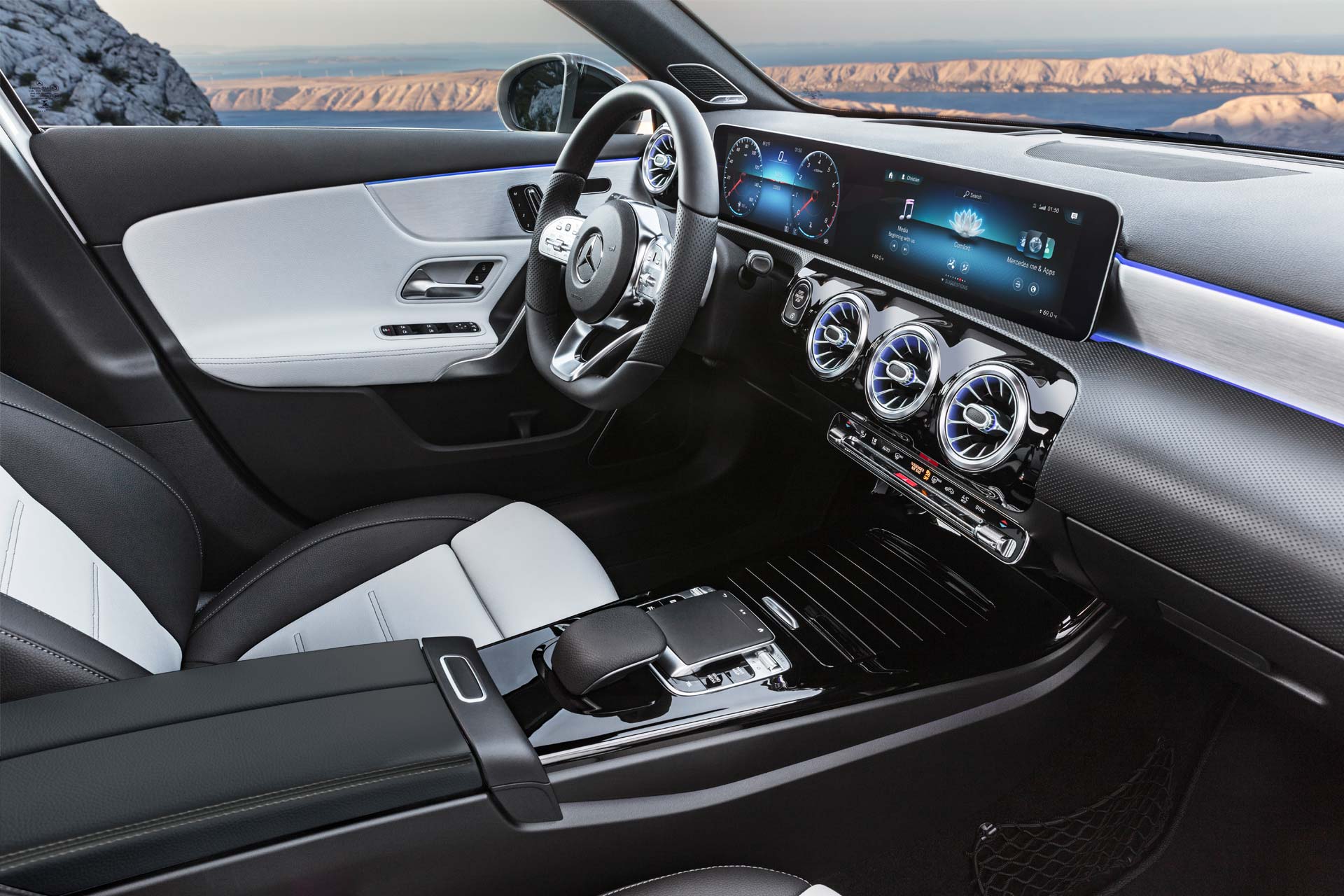 2018 4th generation Mercedes-Benz A-Class Interior_3